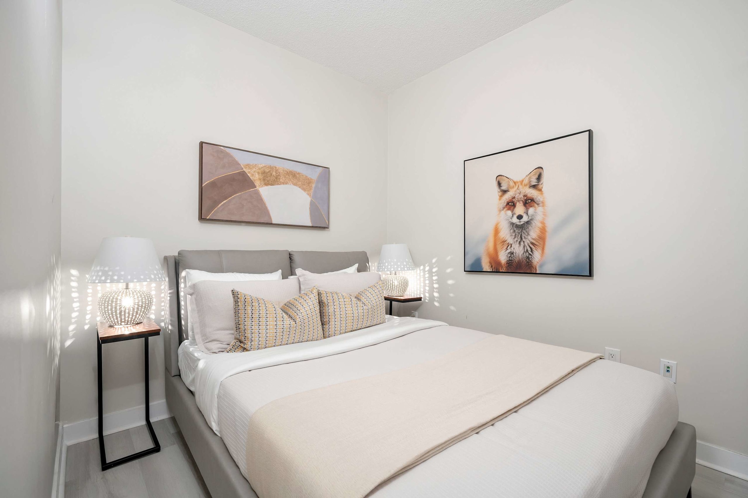 Lakeview CityPlace 2BR | Free Parking & Balcony-photo-2