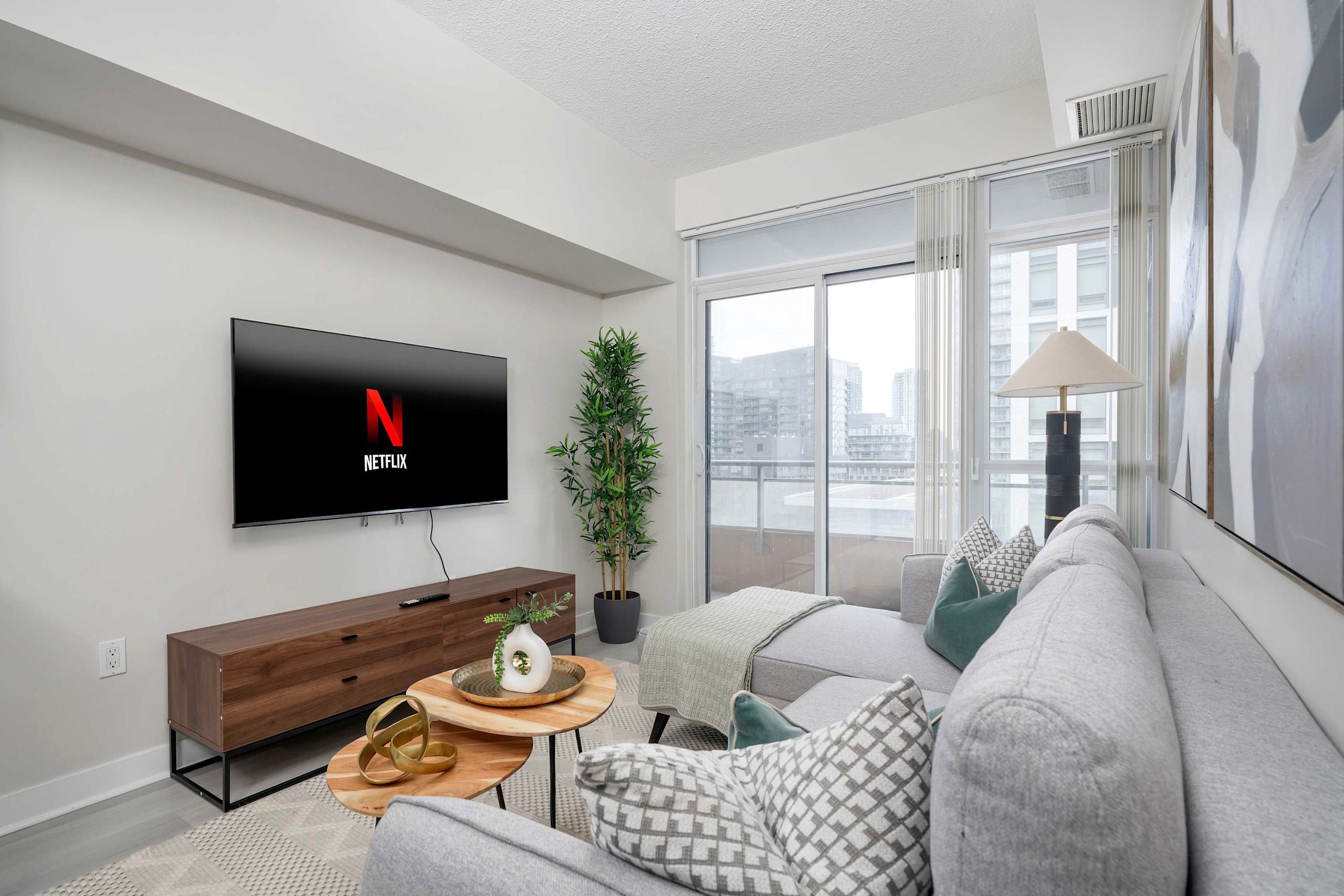 Lakeview CityPlace 2BR | Free Parking & Balcony-hero-photo