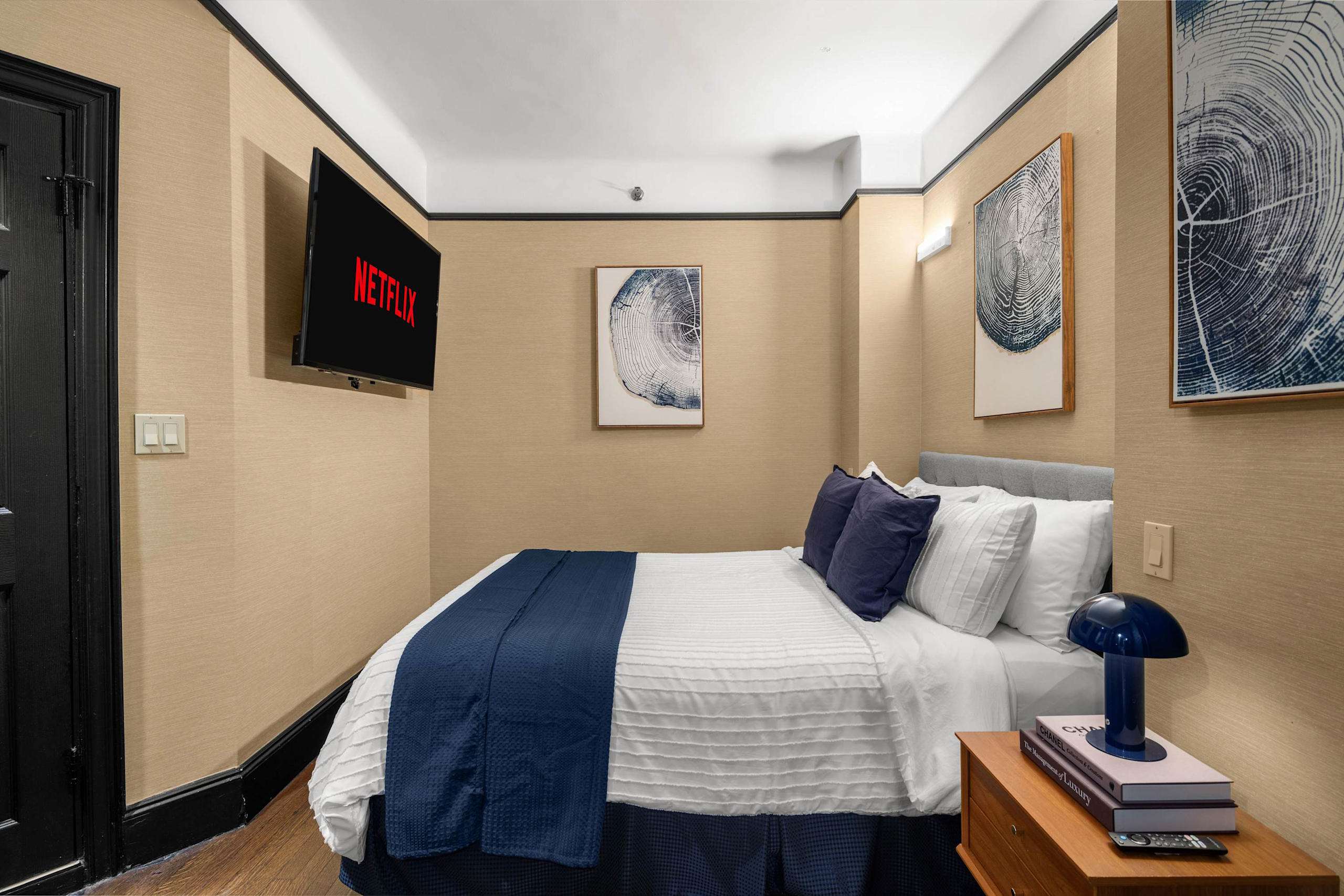 Charming Midtown Apt | Steps from Broadway -photo-2