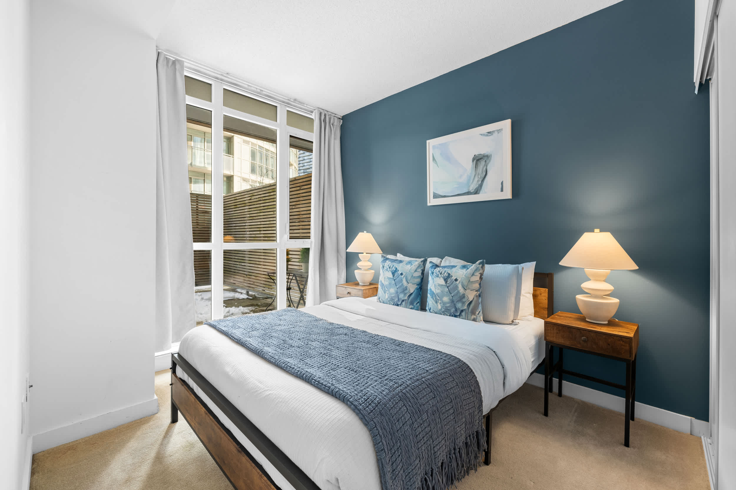 Stylish 2BR City Retreat Near the Lake & Park-photo-2