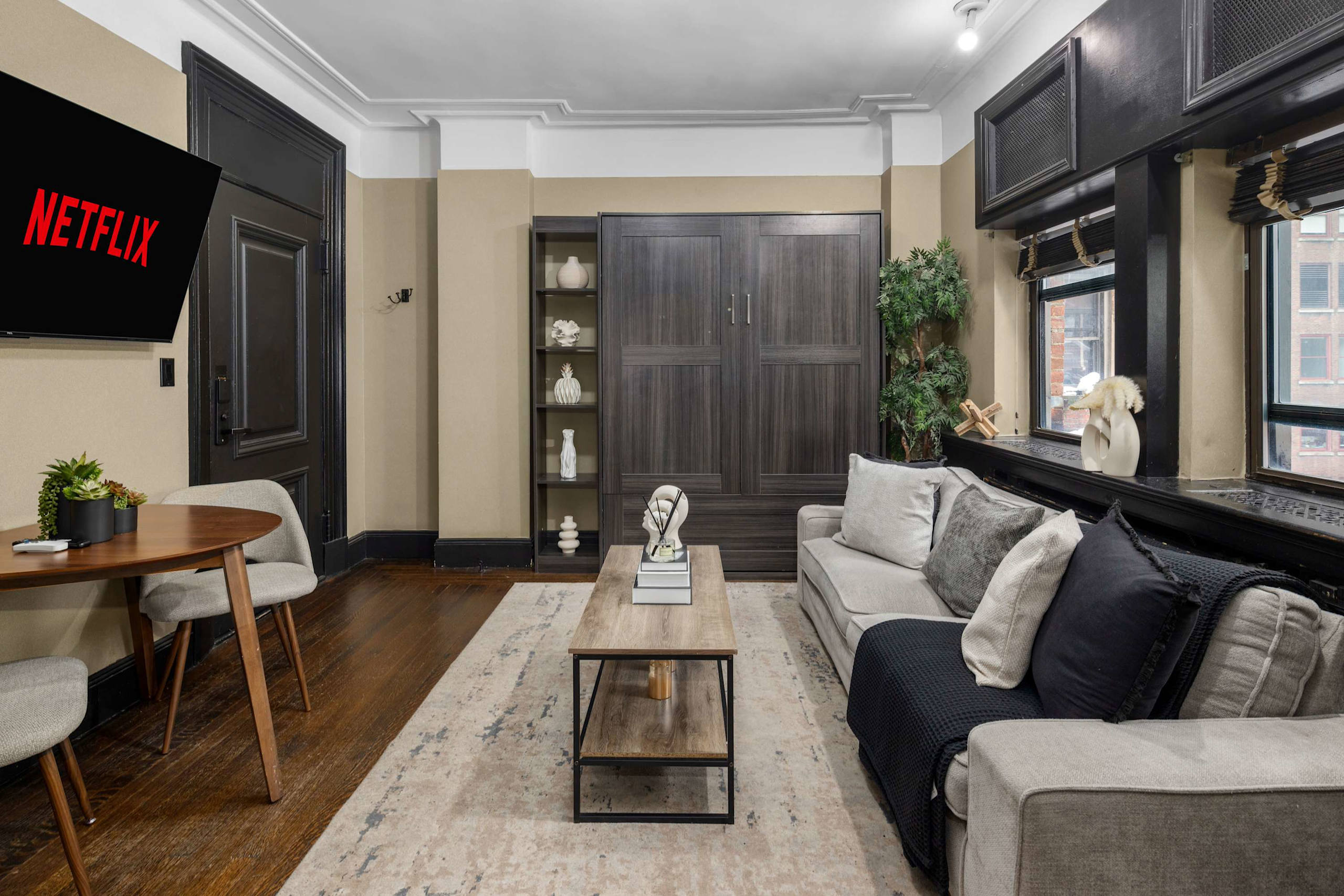  Chic and Cozy APT in Times Square w Gym!-hero-photo