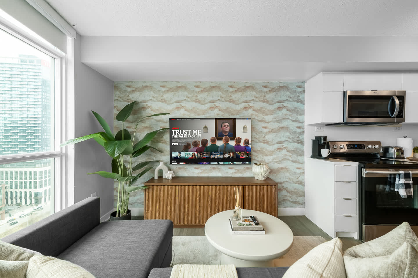 Modern 1BR Condo, Walk to CN Tower & Rogers Centre-hero-photo