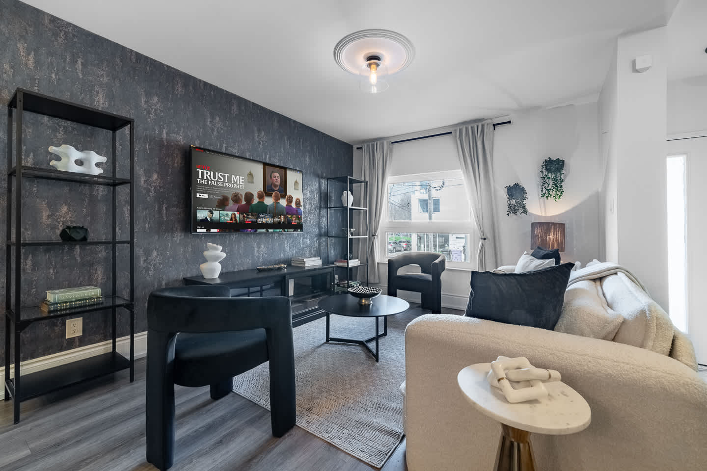 Chic Ossington Escape 3BR w Patio in Downtown-hero-photo