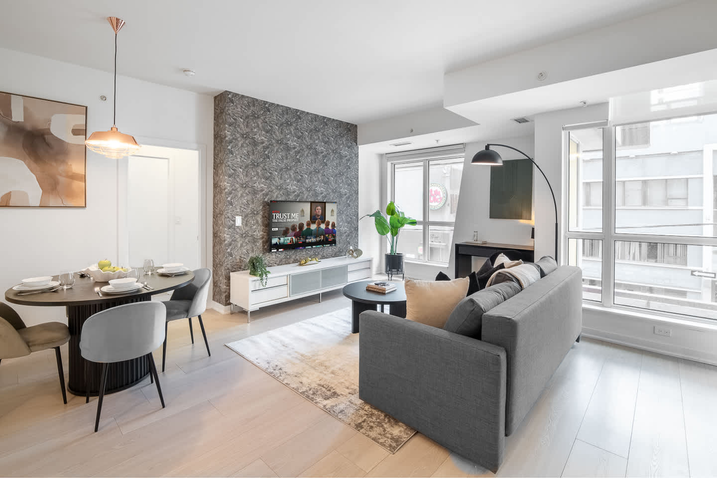 Downtown Gem 2 Baths Walk Score 100 Sleeps 5-hero-photo