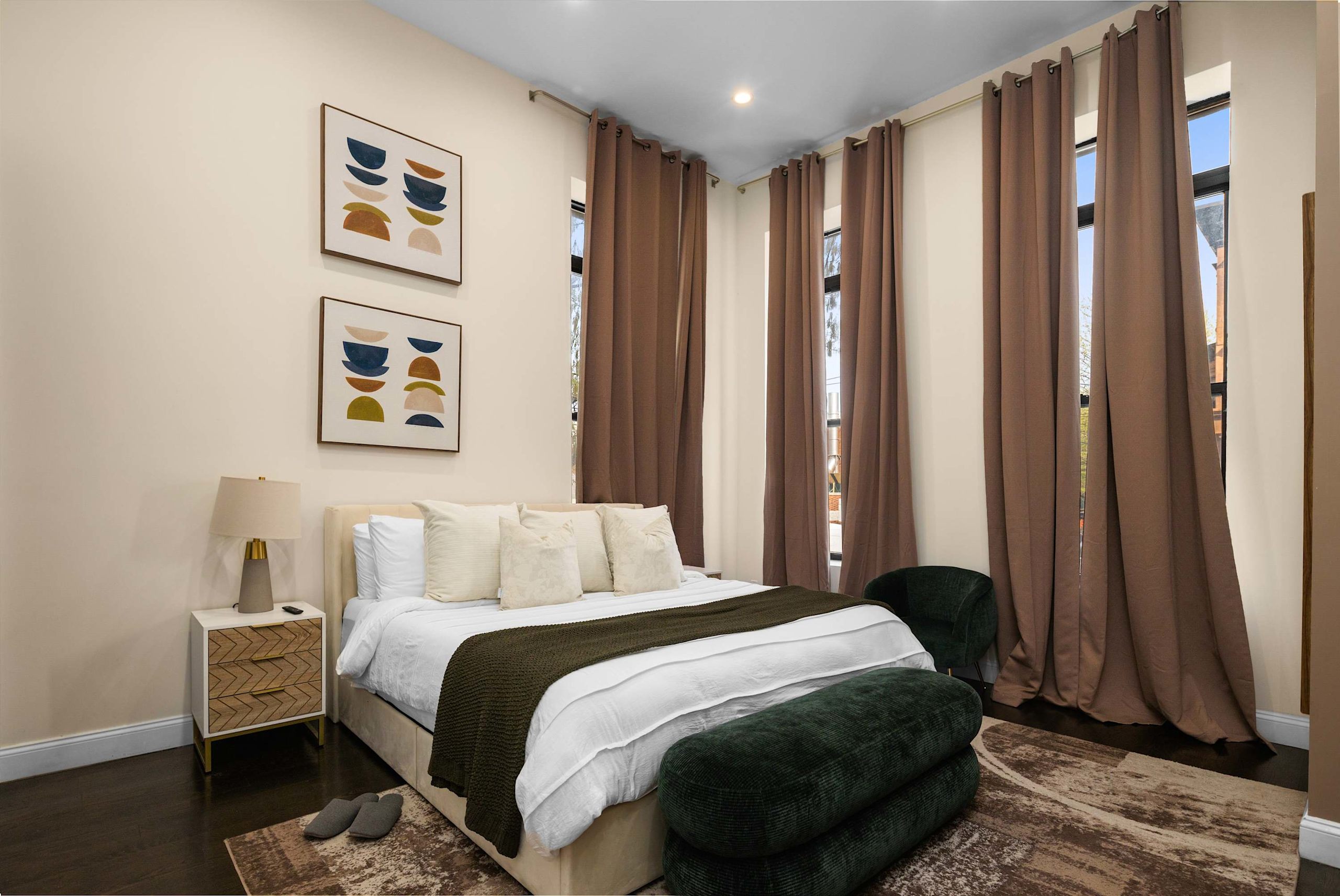 Designer Harlem Home | 4BR | Sleeps 12-photo-3