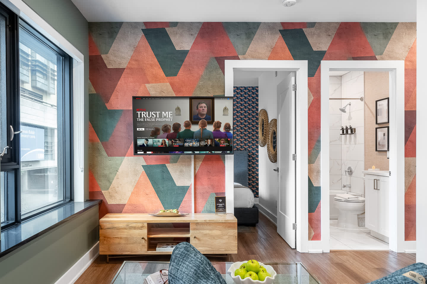 Sleek Downtown Toronto Stay, Cafes, Shops Nearby-hero-photo