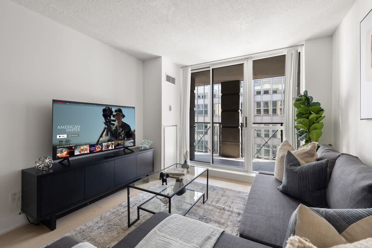 Trendy 1-BR Urban Hideaway Steps to Entertainment-hero-photo