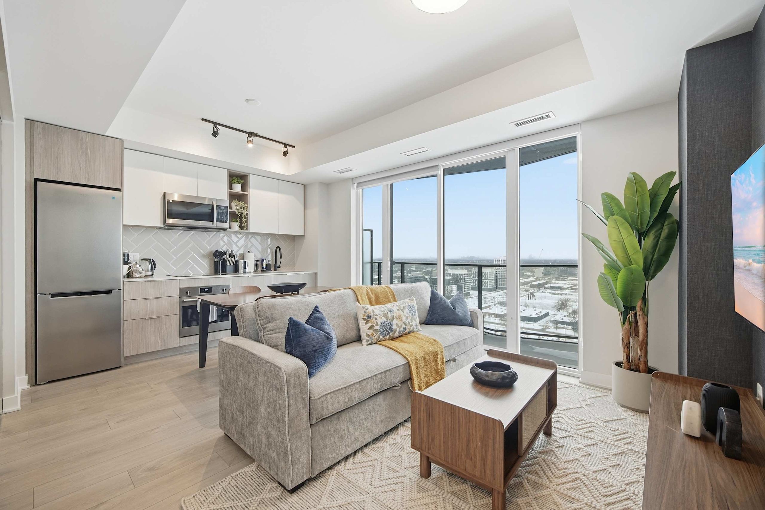 Sleek 2BR Condo with Balcony & Skyline Views!-photo-3