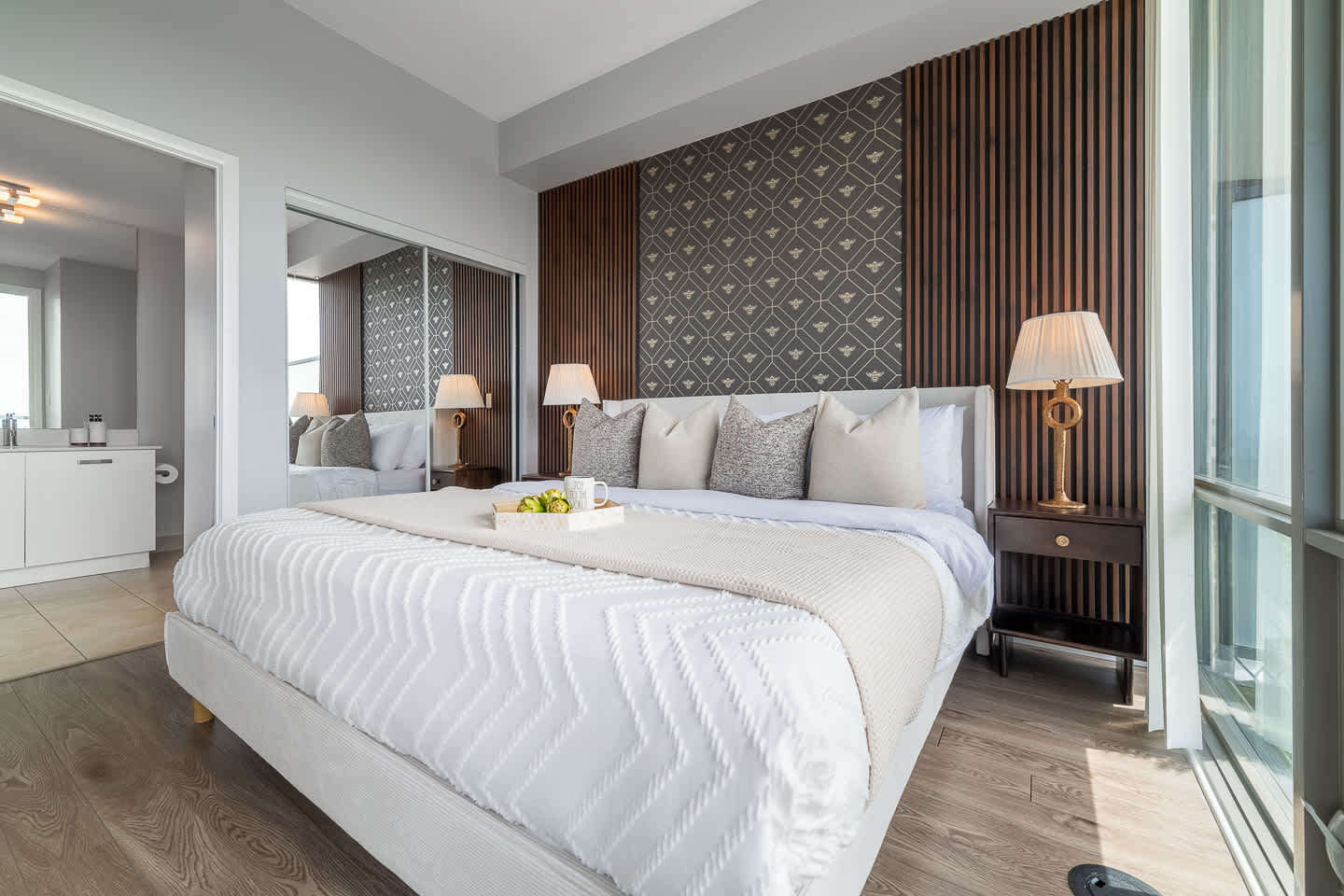 Modern 2BR Haven, Luxury Stay in Financial Dist-photo-2