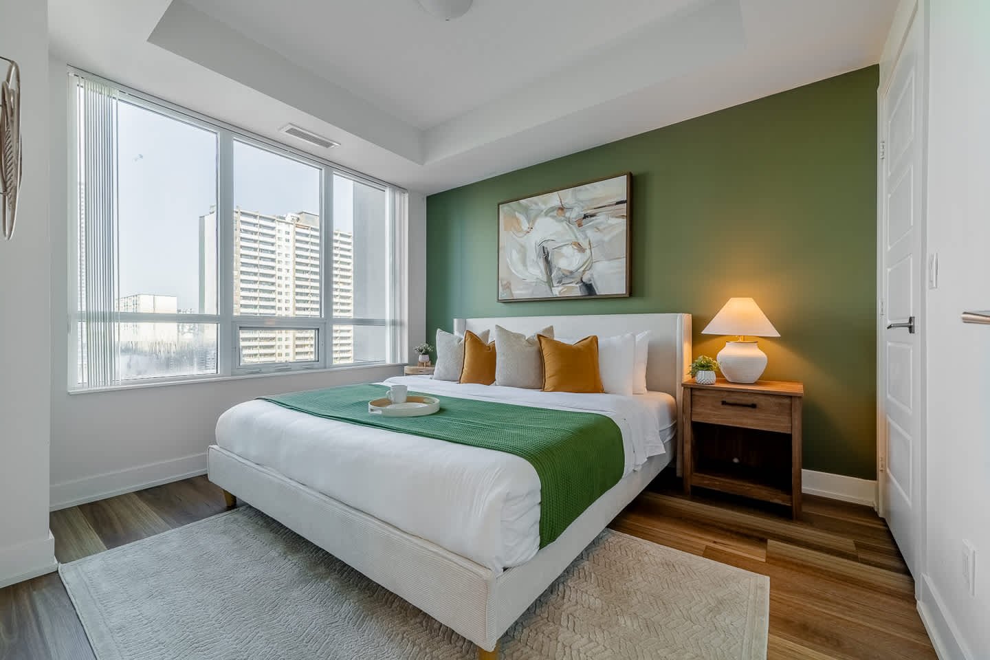 Elegant 2BR Condo in Prime Downtown Location-photo-2