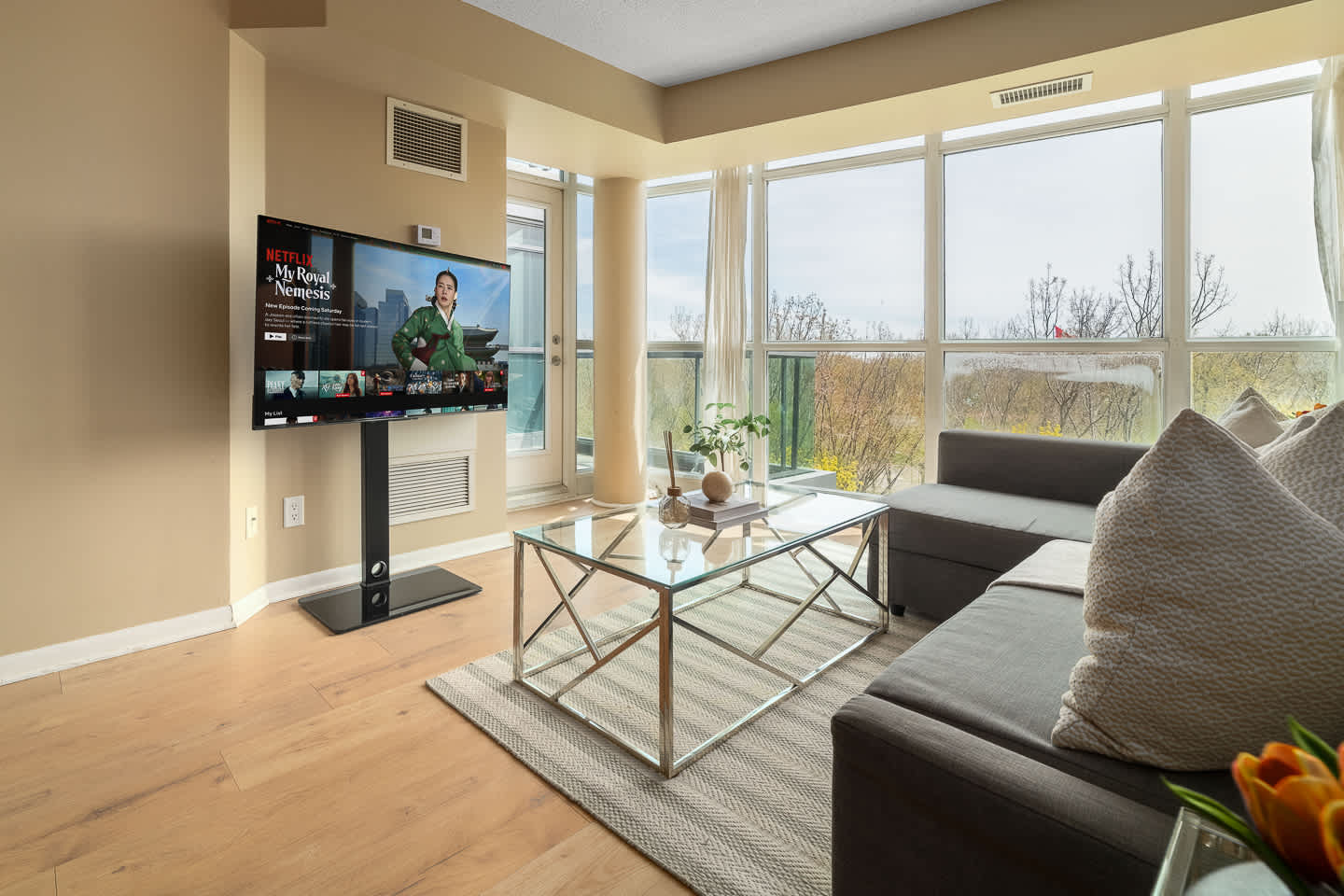 DT Toronto Waterfront Stay | Scenic View | Parking-hero-photo