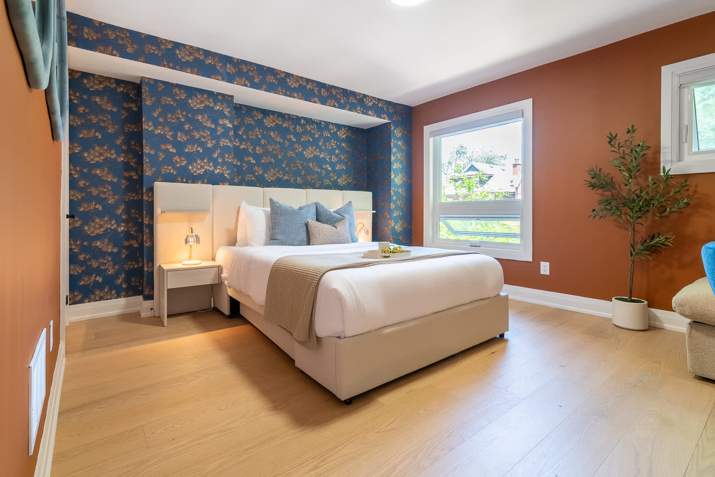 Designer Trinity Bellwoods Gem Sleeps 12 Arcade-photo-2