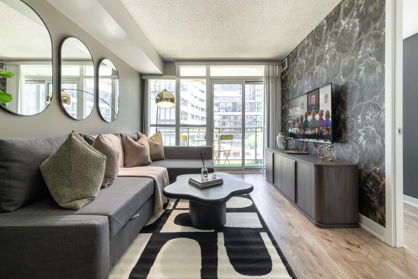 Downtown Skyline 2BR+Den Oasis w/ Parking -hero-photo