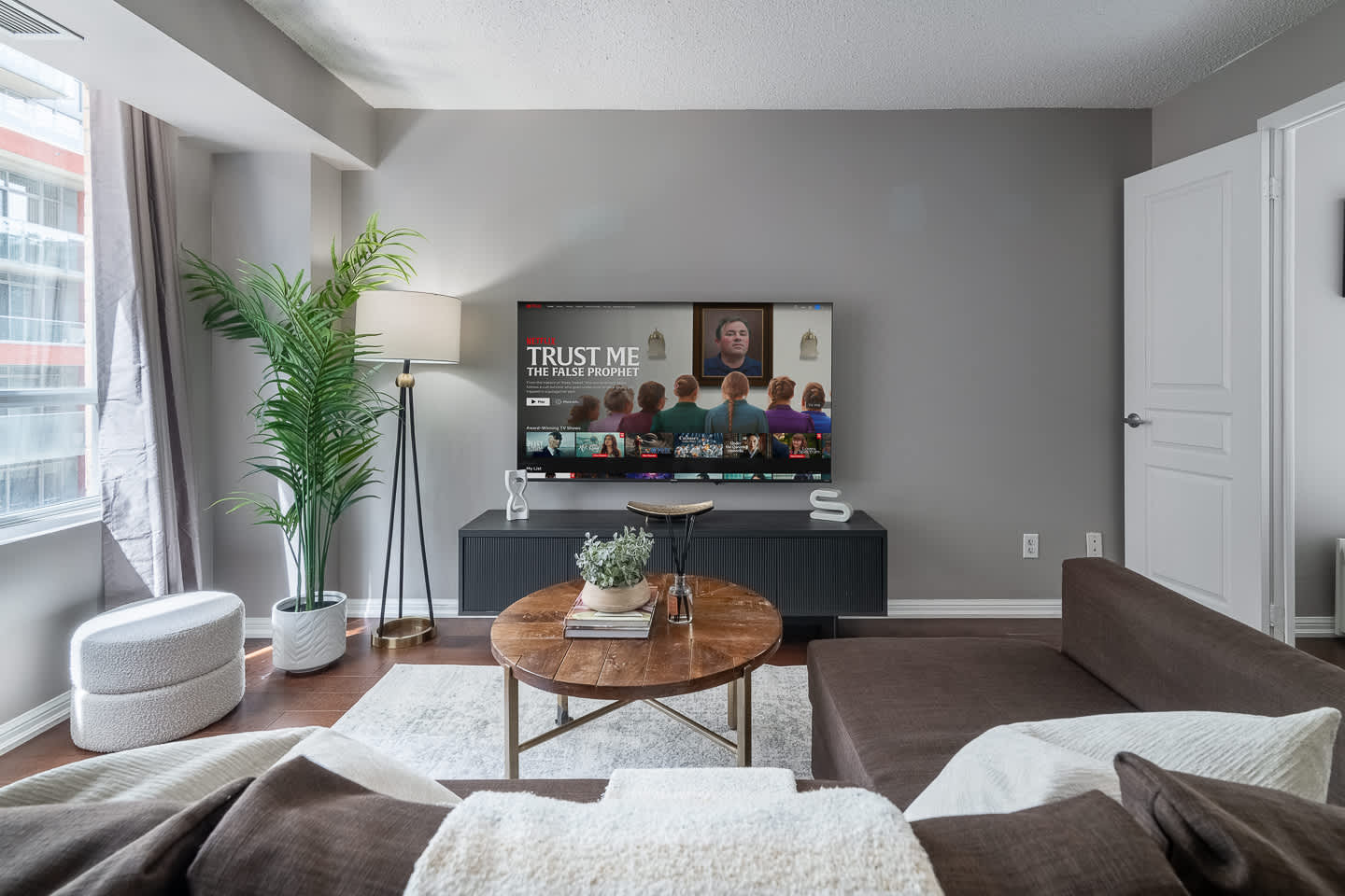 Trendy Retreat Chic 2BR Suite Near City Sights-hero-photo