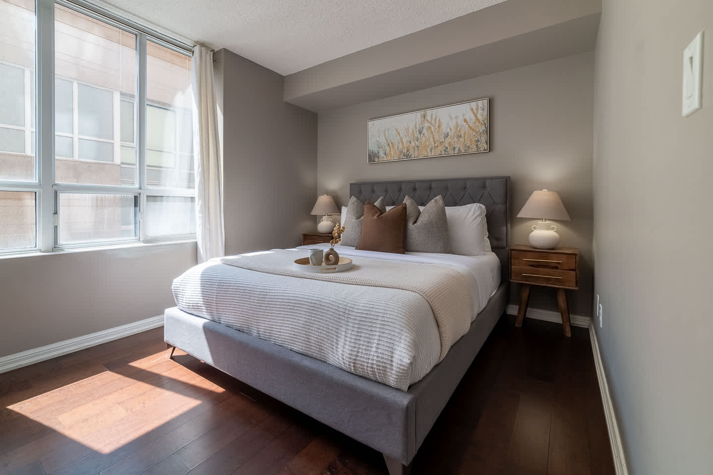 Trendy Retreat Chic 2BR Suite Near City Sights-photo-2
