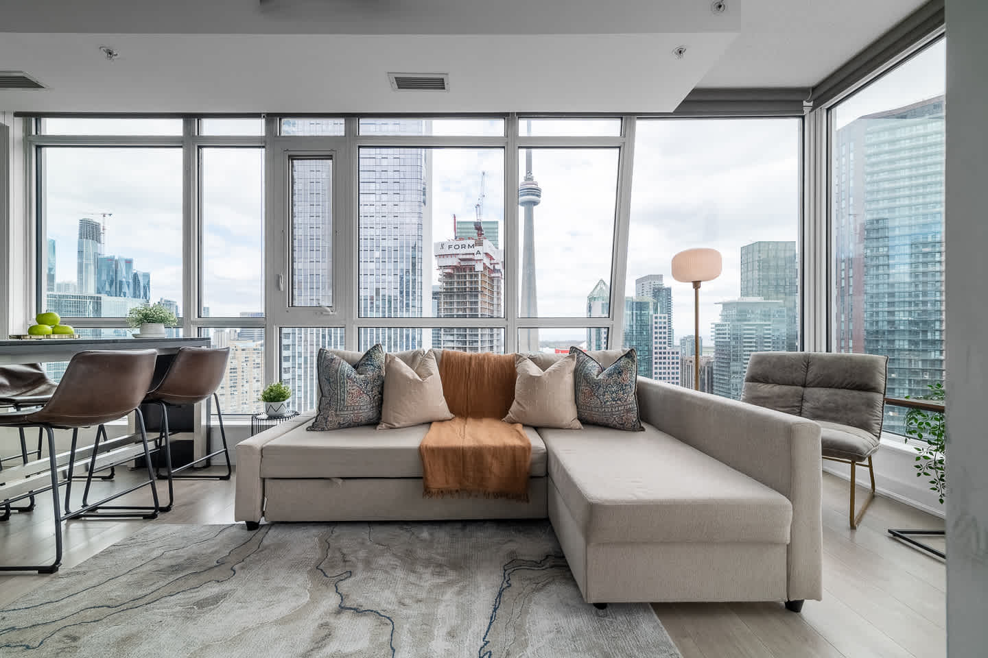 CN Tower Views, Gym, Hot Tub, Prime Location-hero-photo