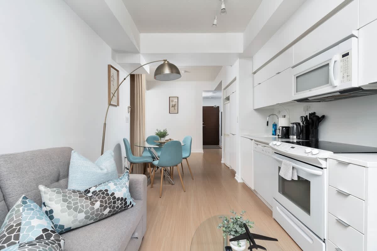 Downtown Toronto Studio near Rogers Centre-photo-2
