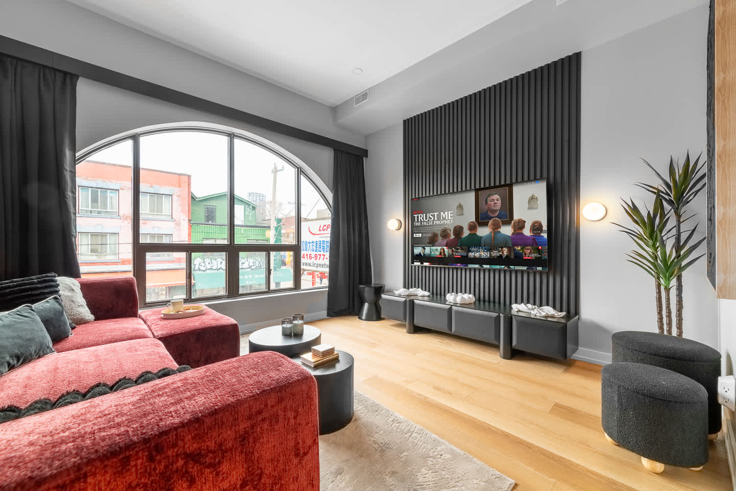 Downtown Toronto 3BR Apartment near Chinatown & Kensington-hero-photo