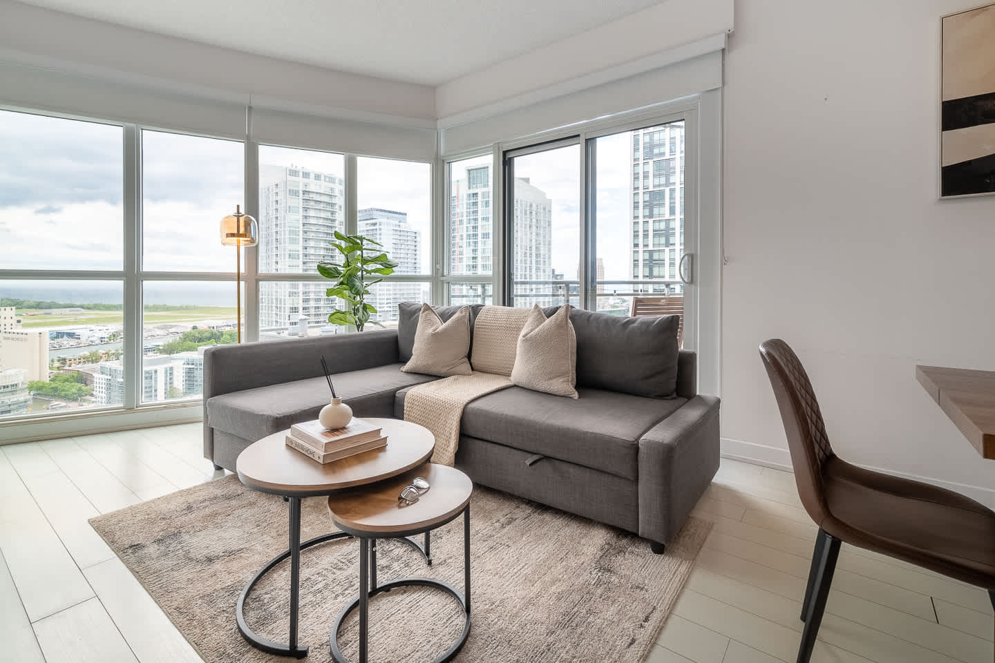 Family Haven by Rogers Centre, Parking, Sleeps 8-hero-photo