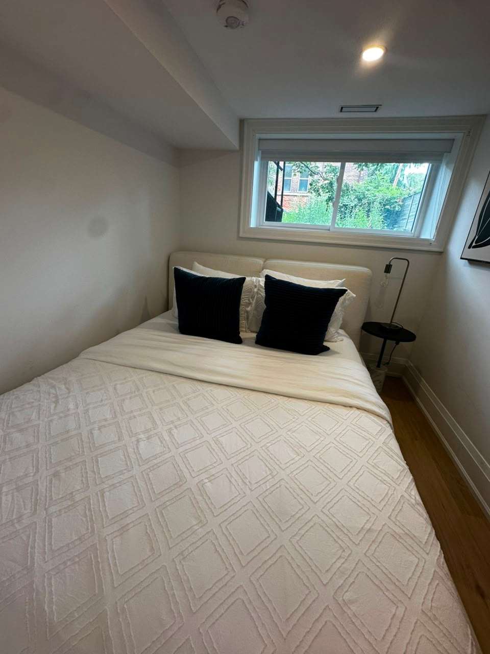 Chic Parkdale 1BR near Queen West-photo-3