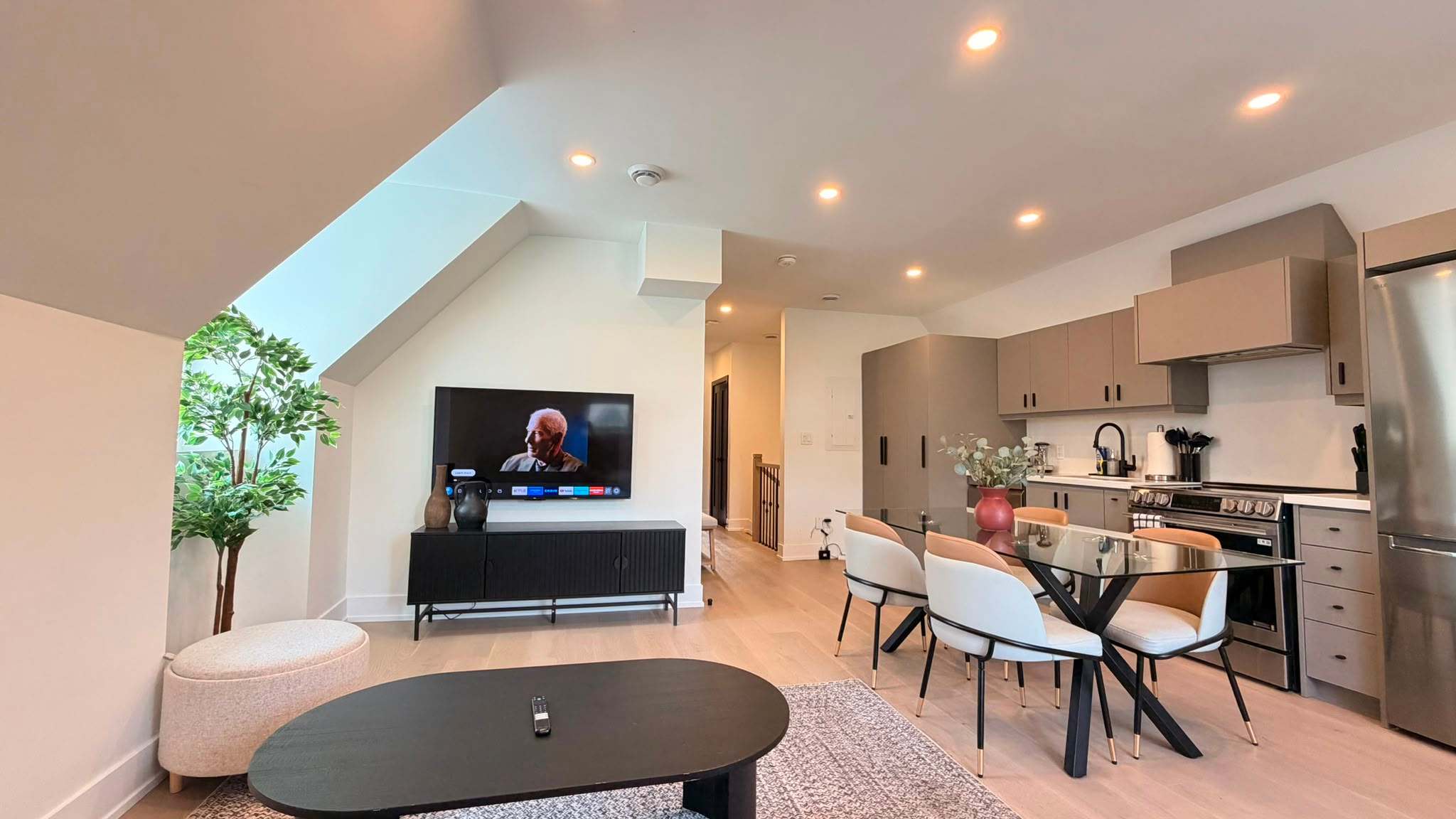 Free Parking! Dual King Suite | West End Gem -hero-photo