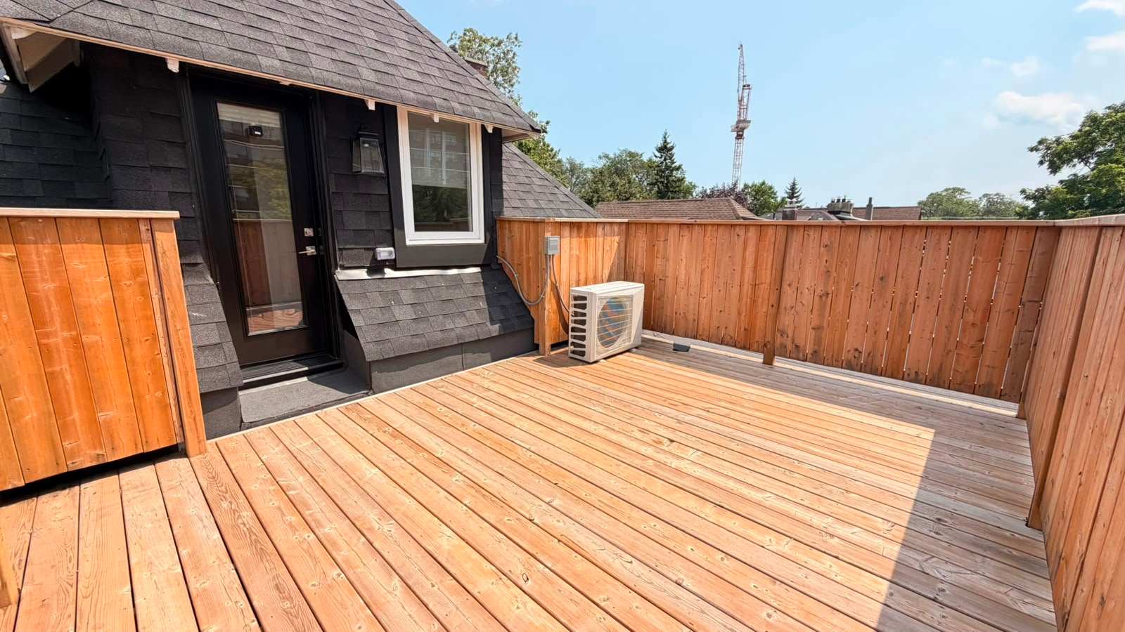 Free Parking! Dual King Suite | West End Gem -photo-3