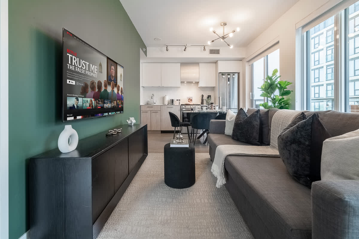 Chic Downtown 3BR Retreat Private Patio-hero-photo