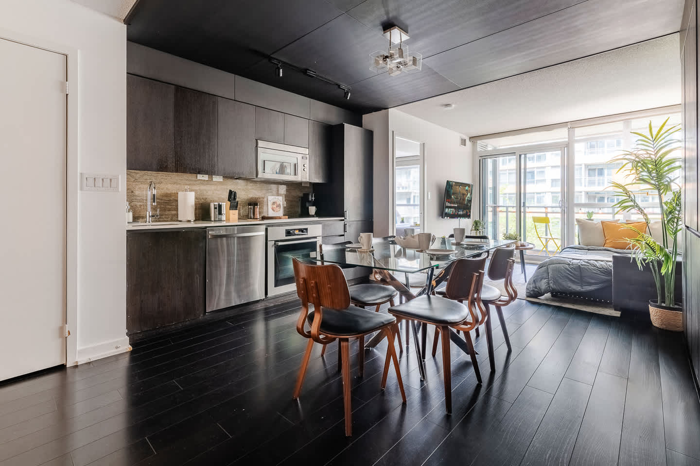 Sun-drenched urban studio loft sleeping up to 6-photo-3