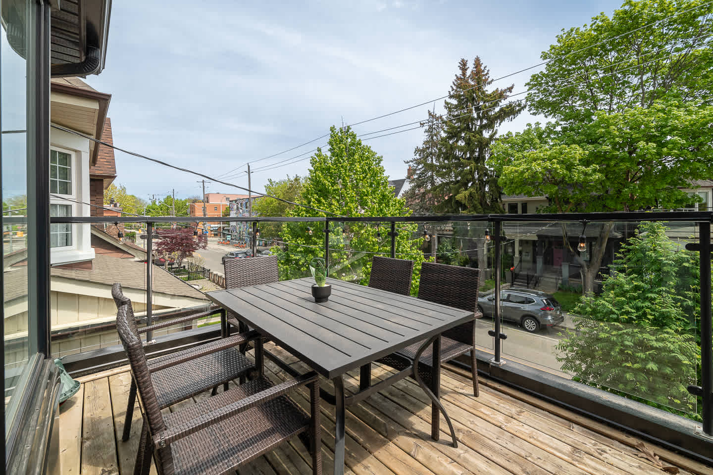 Chic 3BR West-End Home, Private Rooftop & Parking-photo-3
