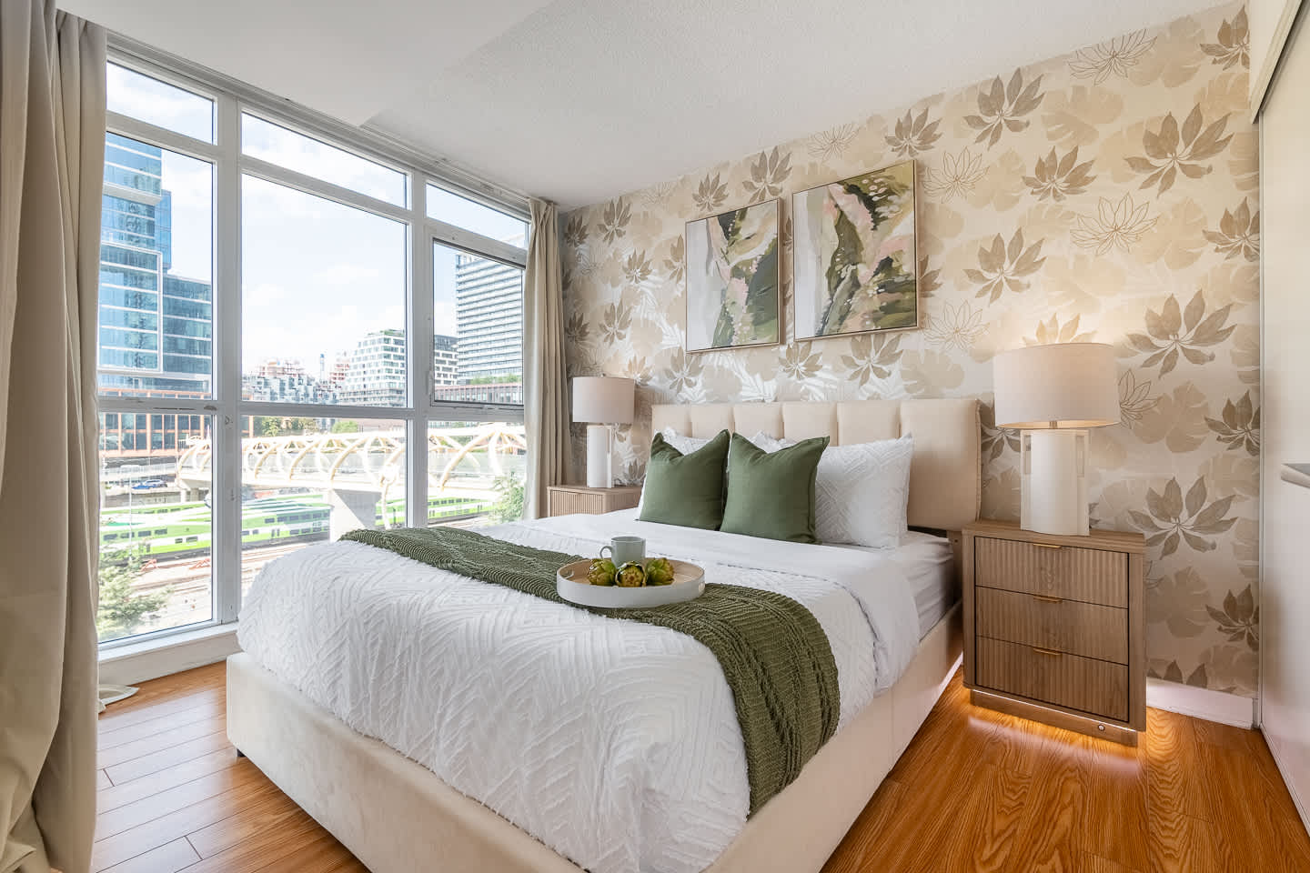 Expansive 3BR Downtown Condo with Patio-photo-3