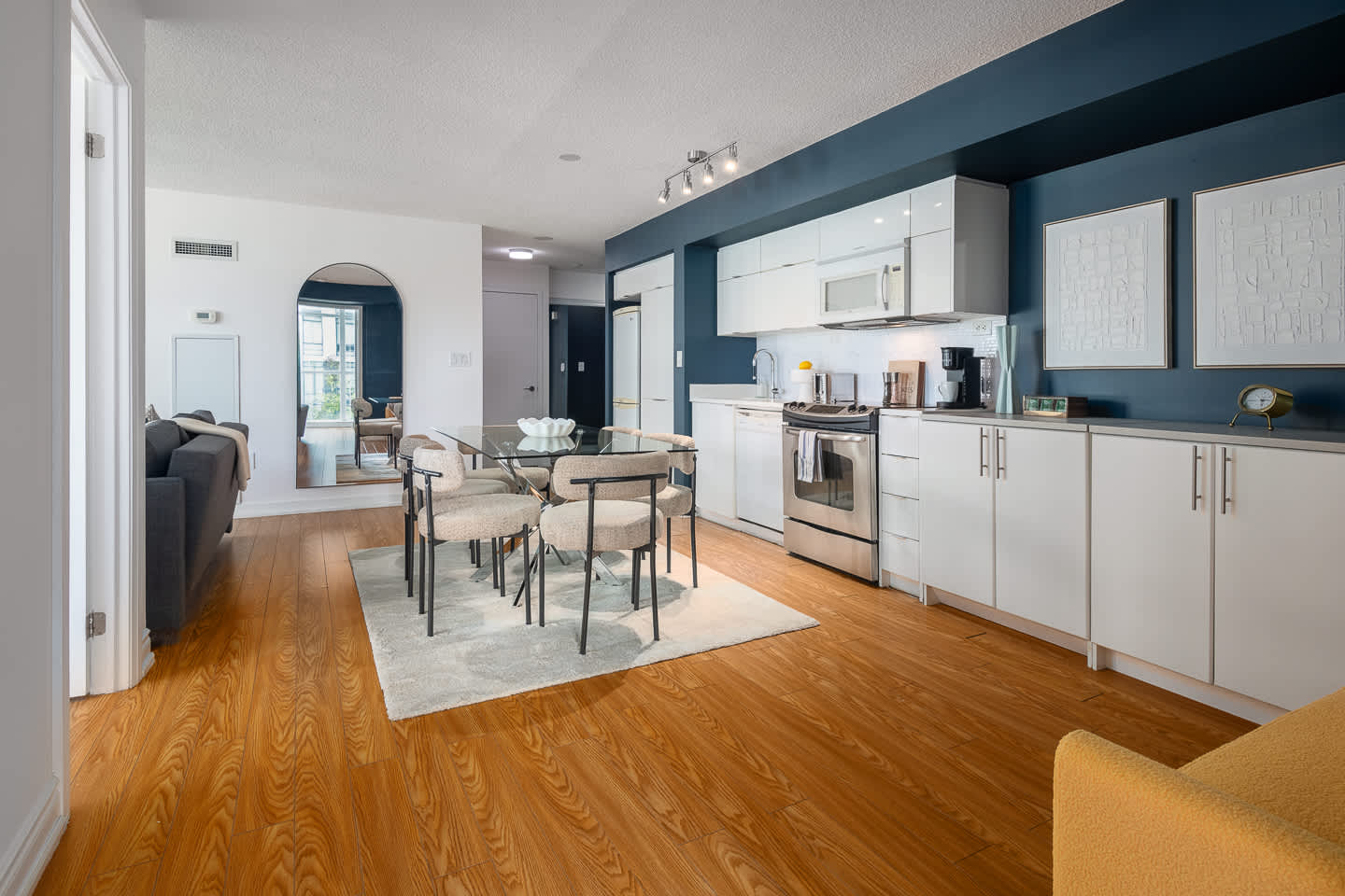 Expansive 3BR Downtown Condo with Patio-photo-2
