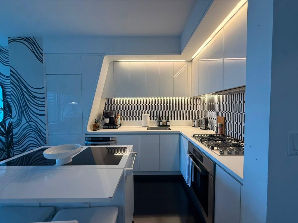 Luxury 2BR Financial District Suite with Views-photo-2