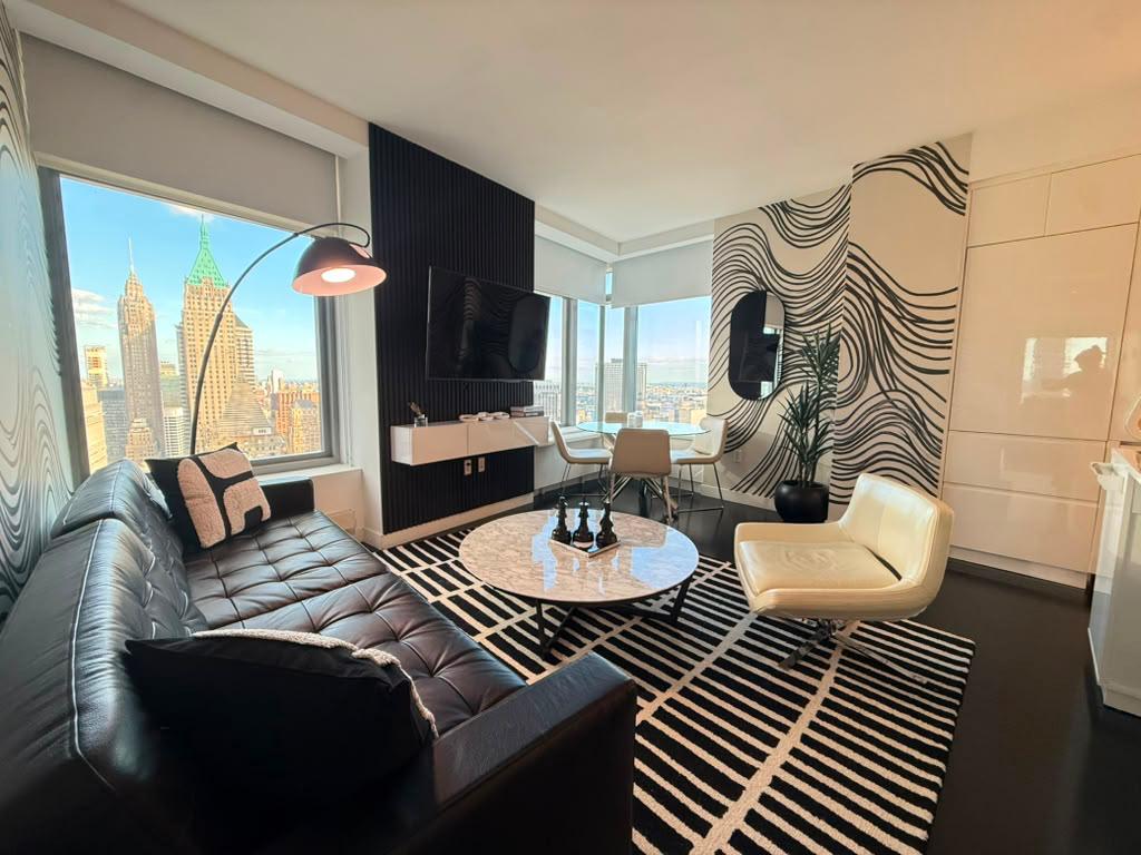 Luxury 2BR Financial District Suite with Views-hero-photo