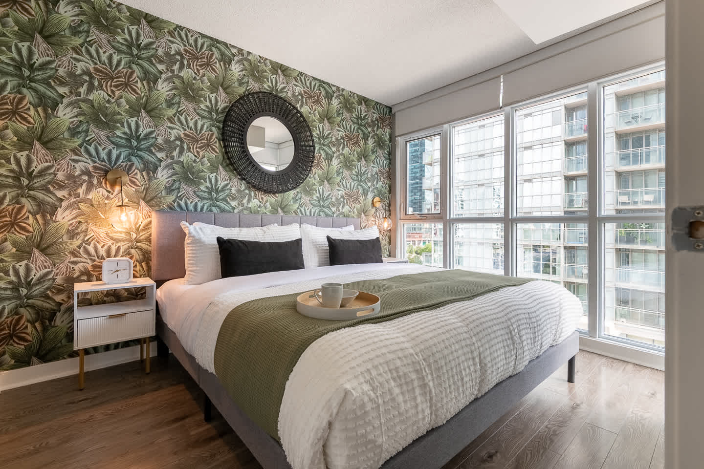 Premium CityPlace Condo, King Bed, Balcony -photo-3