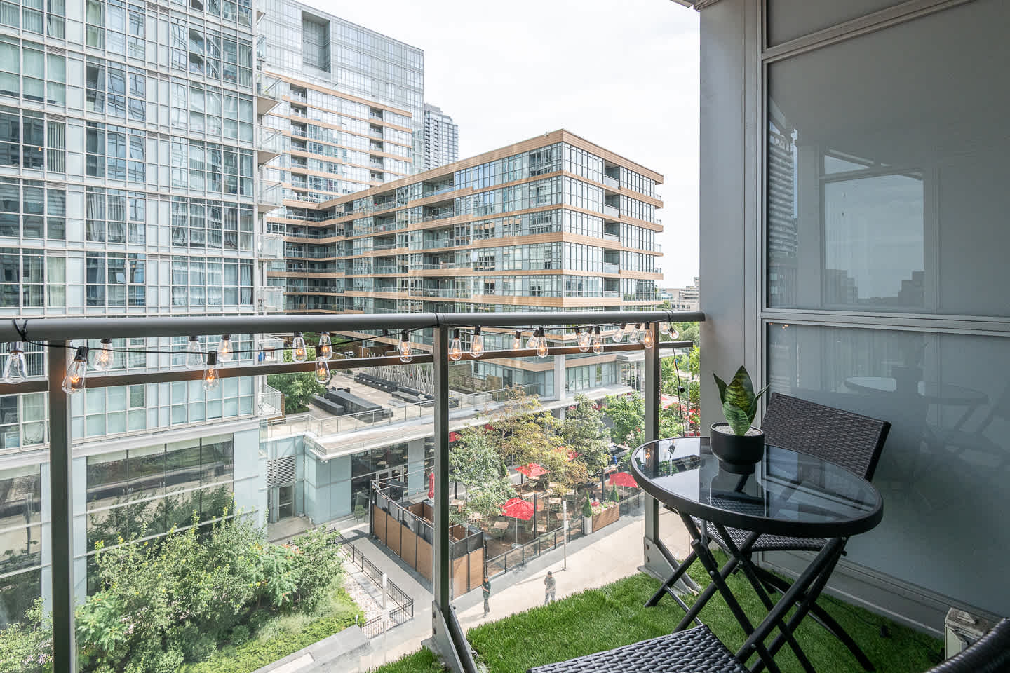 Premium CityPlace Condo, King Bed, Balcony -photo-2