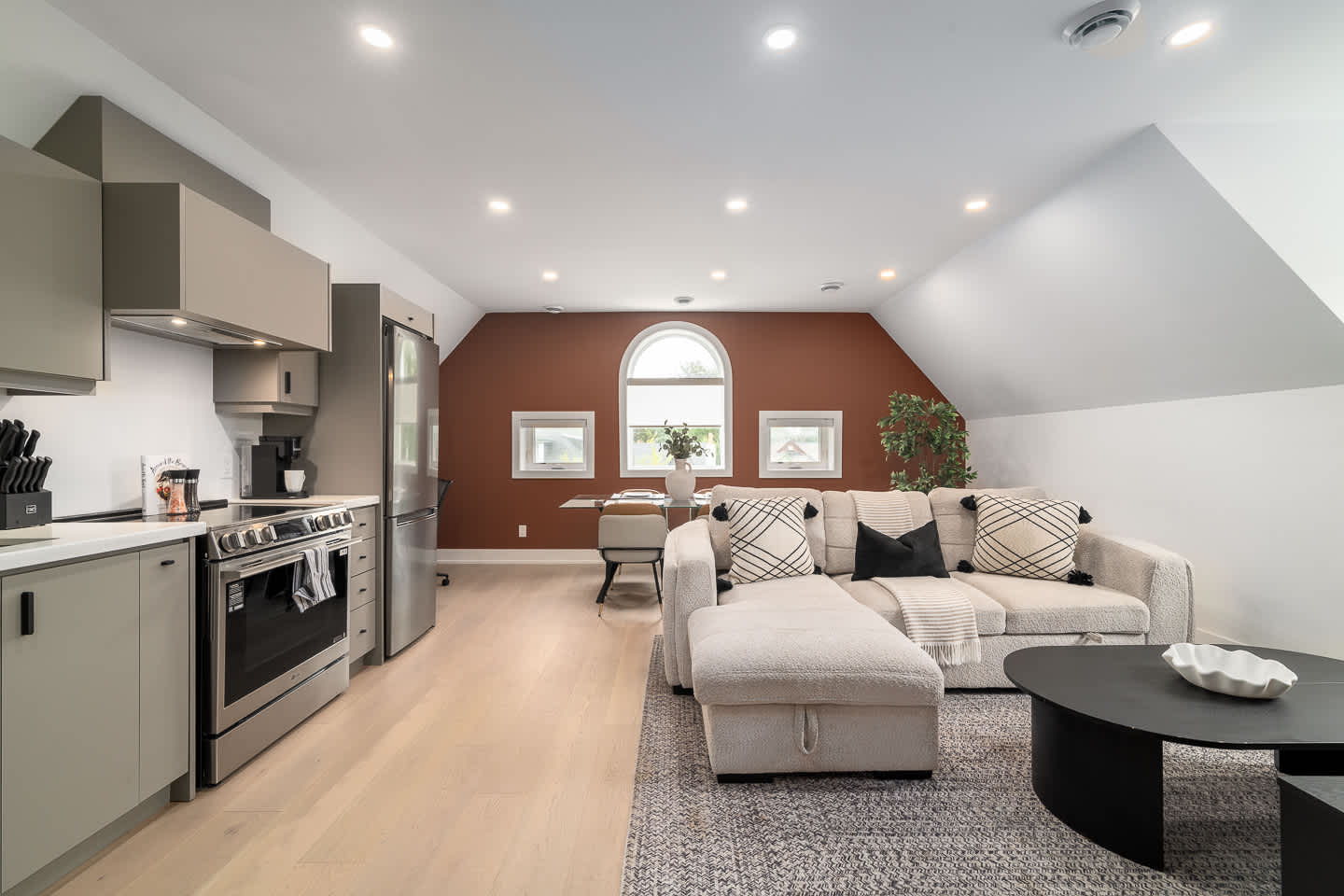Free Parking! Dual King Suite | West End Gem -hero-photo