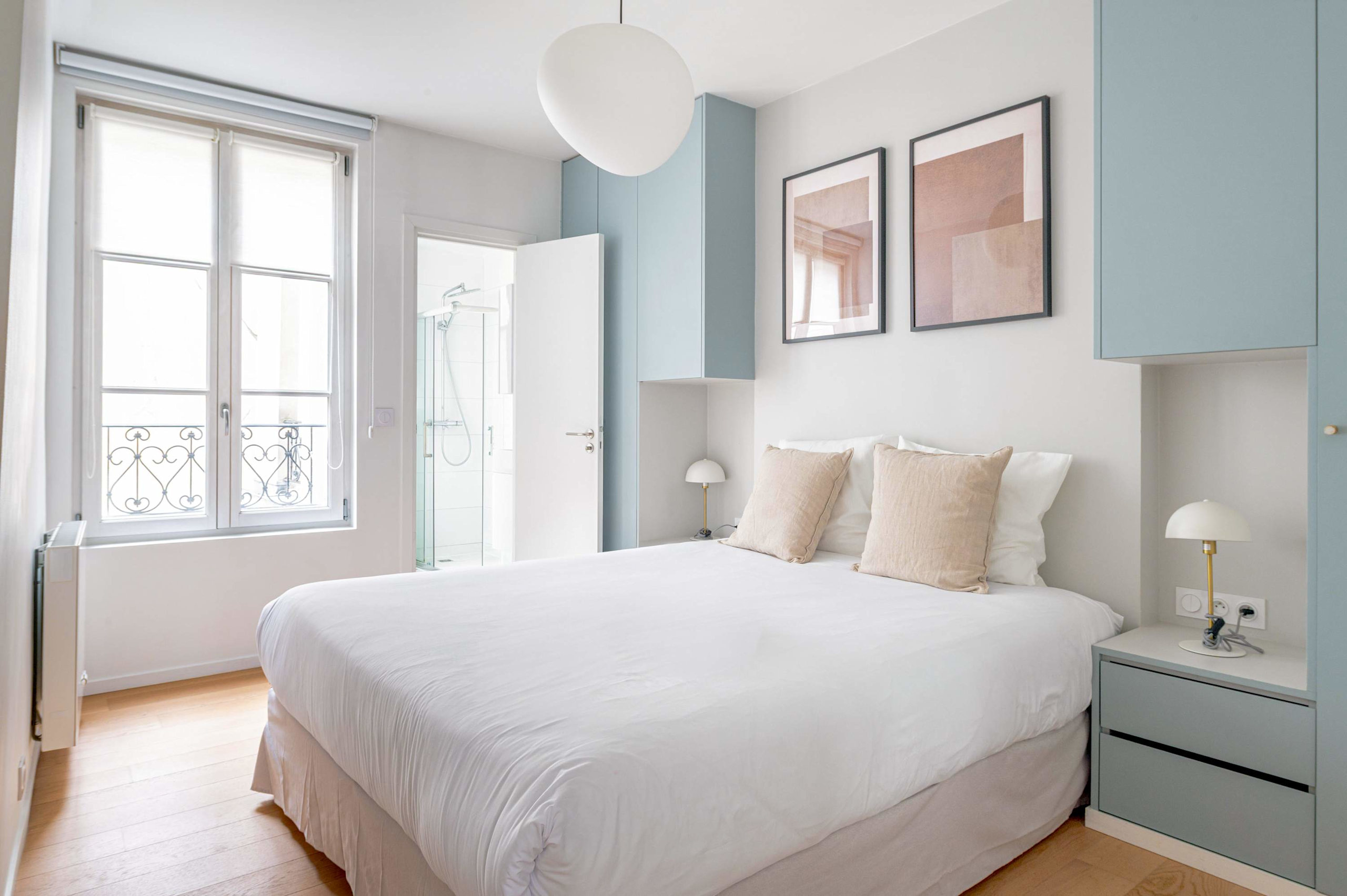 Beautiful Home Steps from Bon Marché