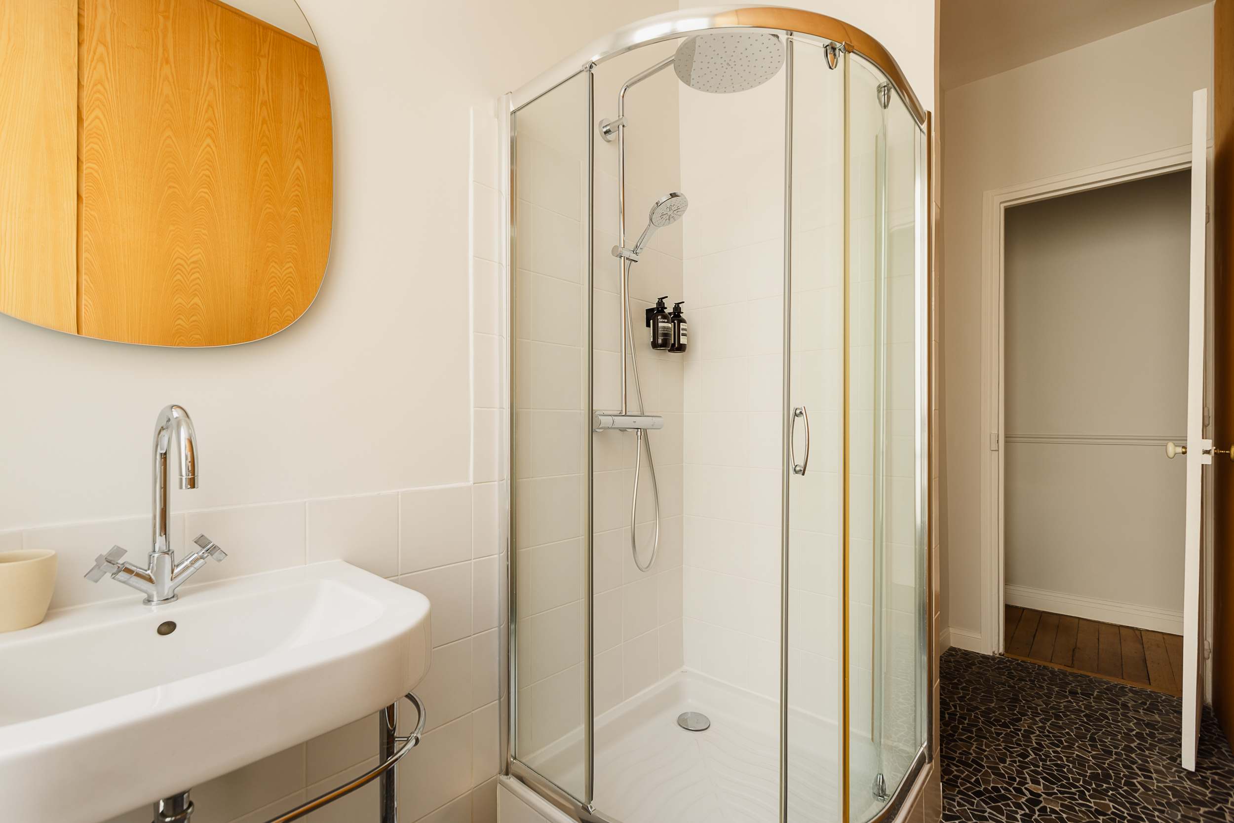 Refined Montaigne 2BR Suite 6P - 24
