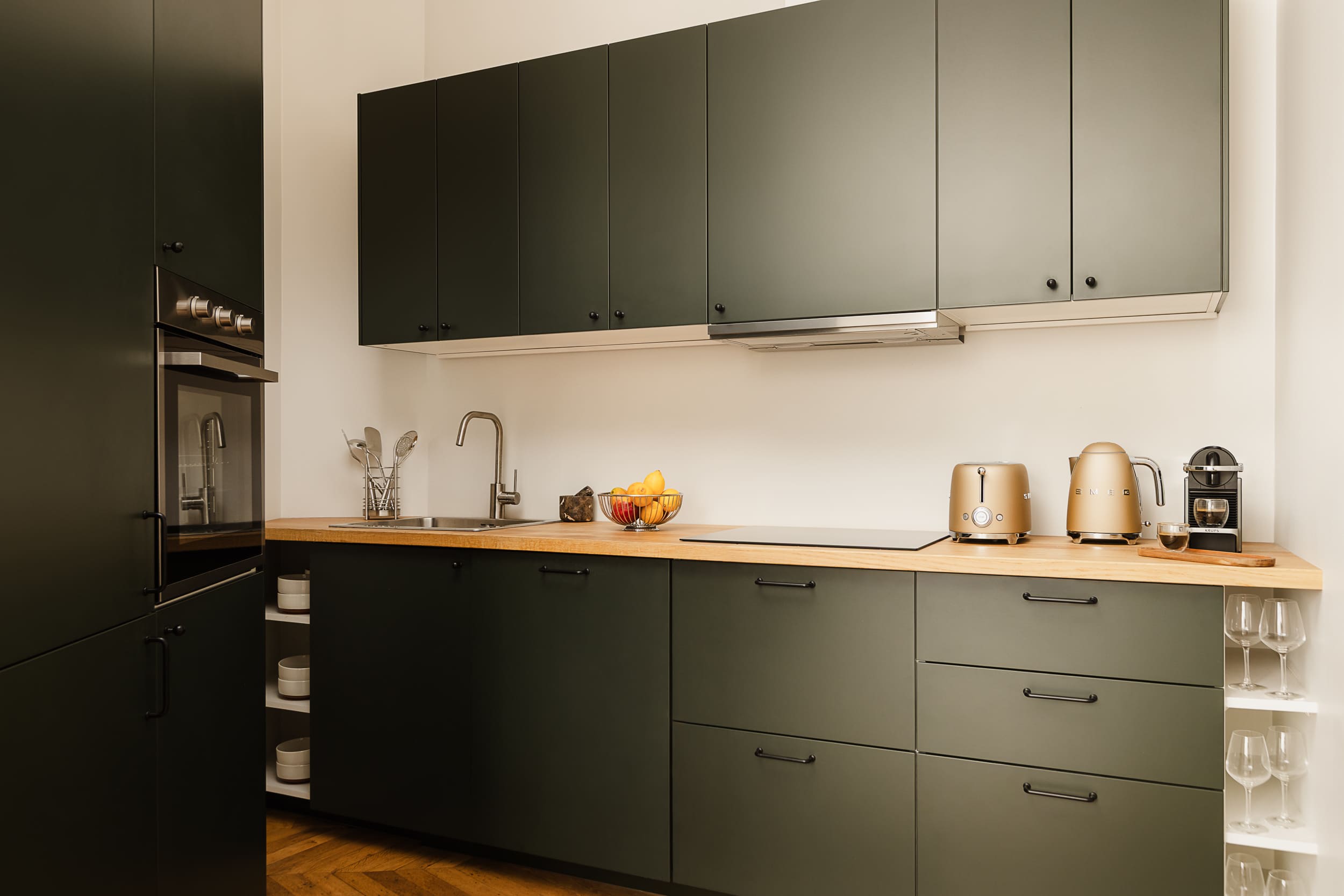 Refined Montaigne 2BR Suite 6P