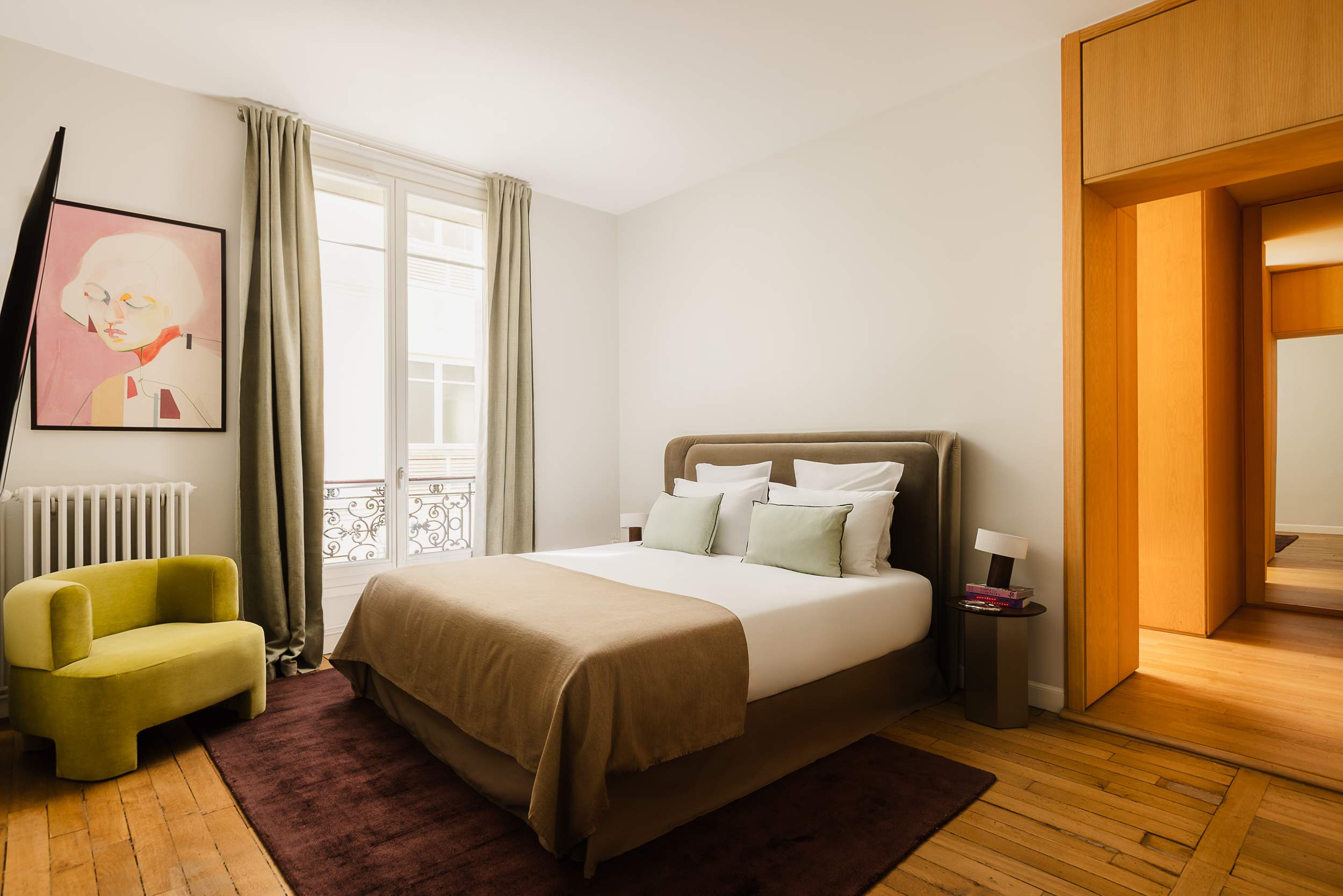 Refined Montaigne 2BR Suite 6P