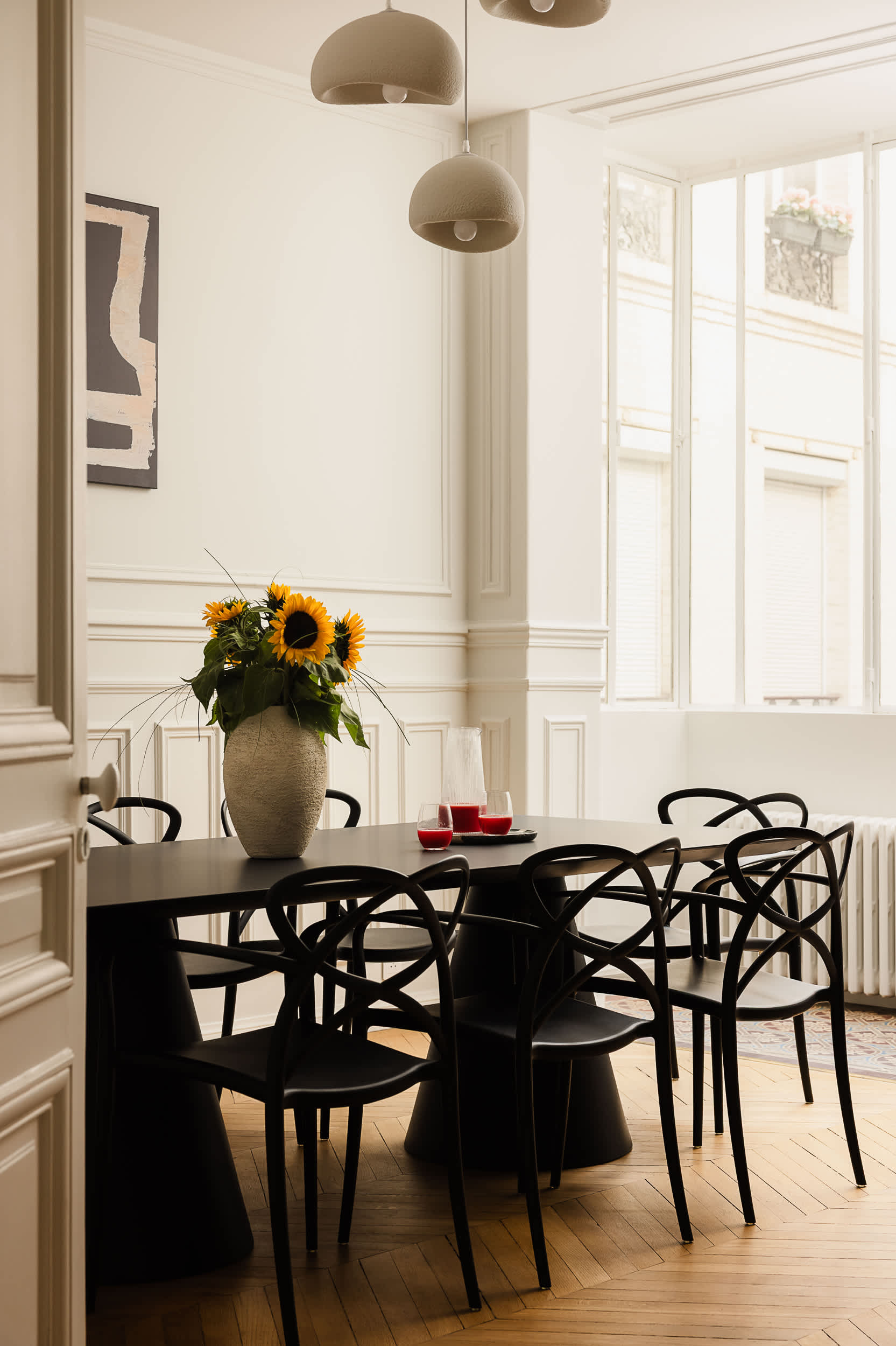 Refined Montaigne 2BR Suite 6P - 3