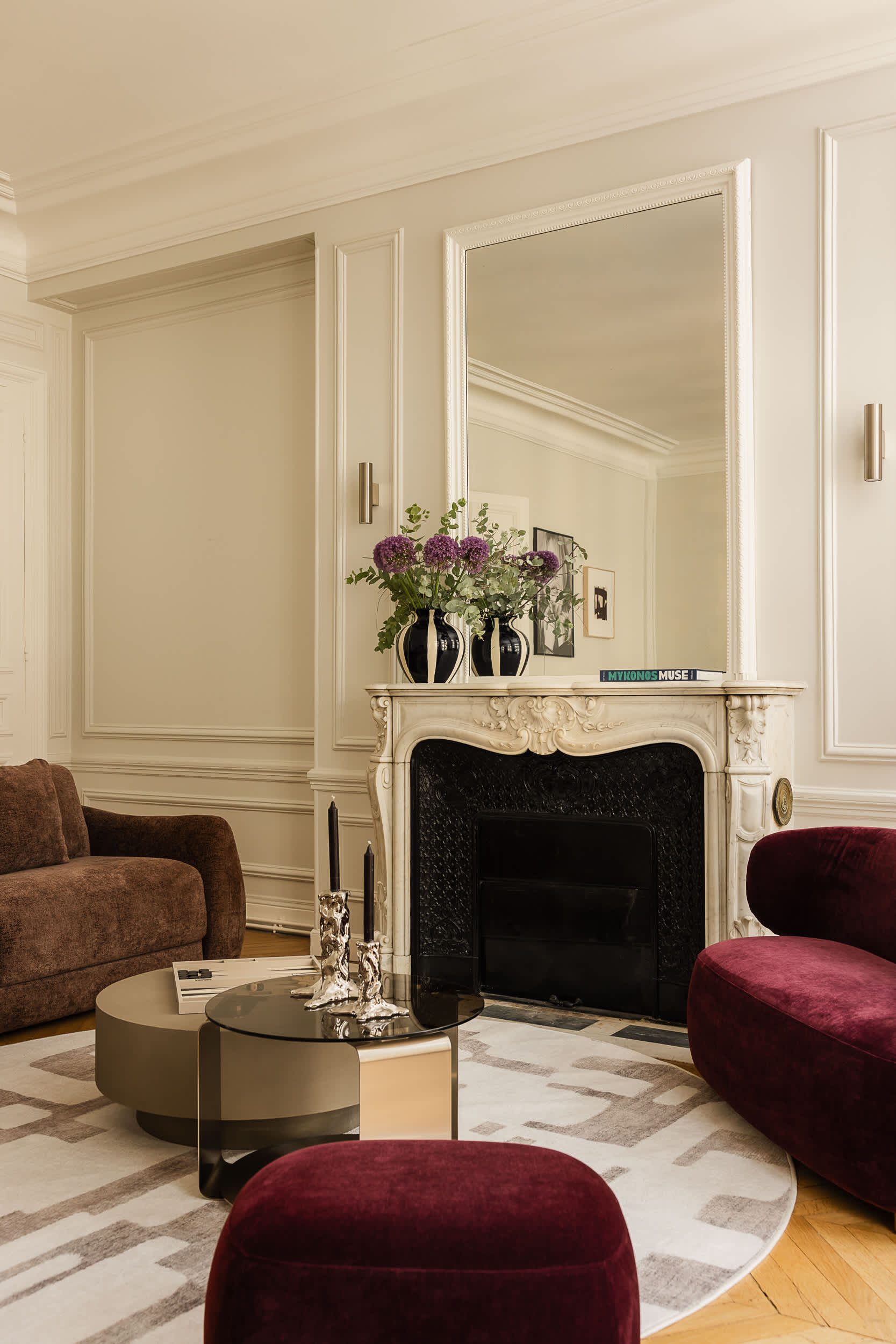 Refined Montaigne 2BR Suite 6P - 7