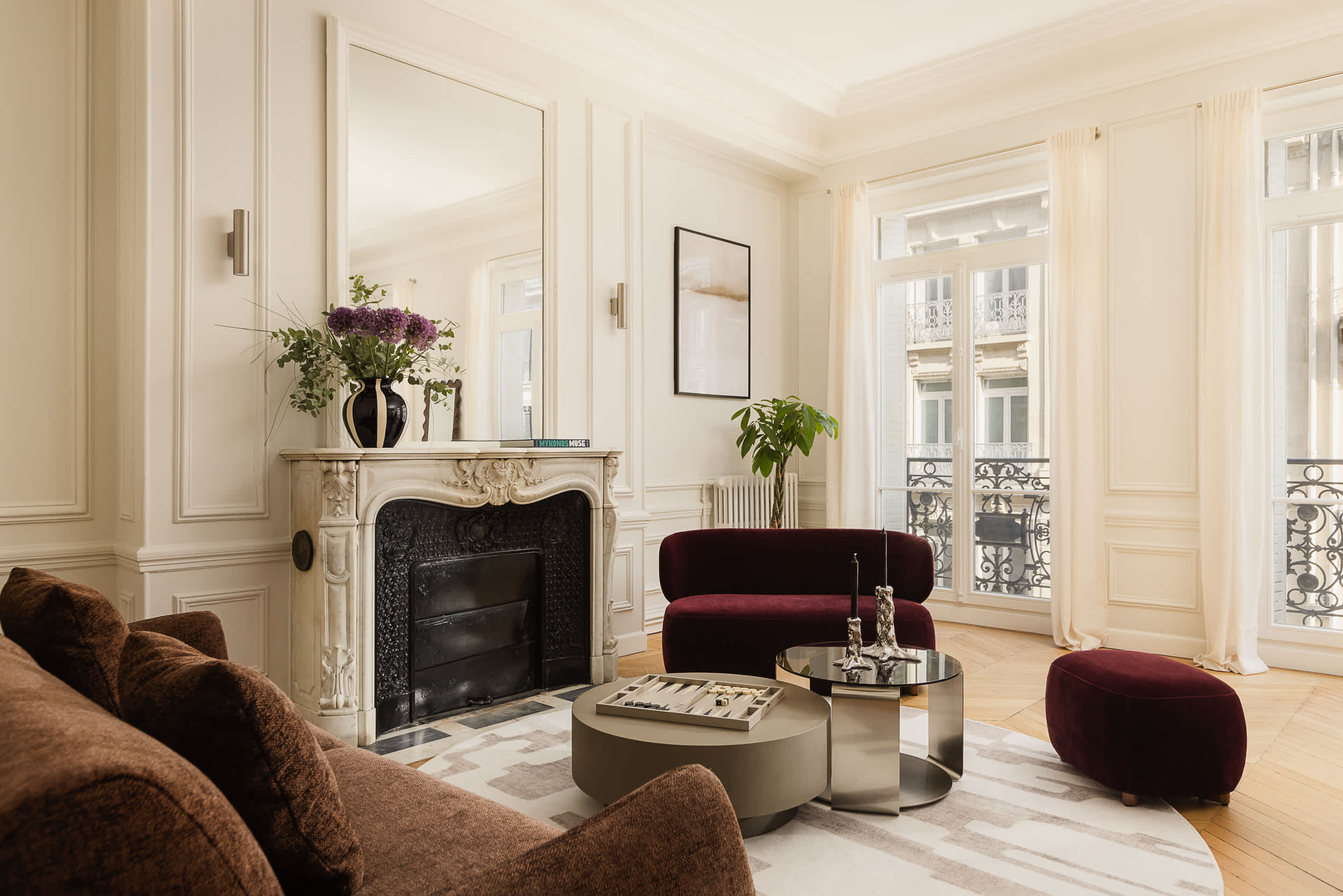 Refined Montaigne 2BR Suite 6P - 5