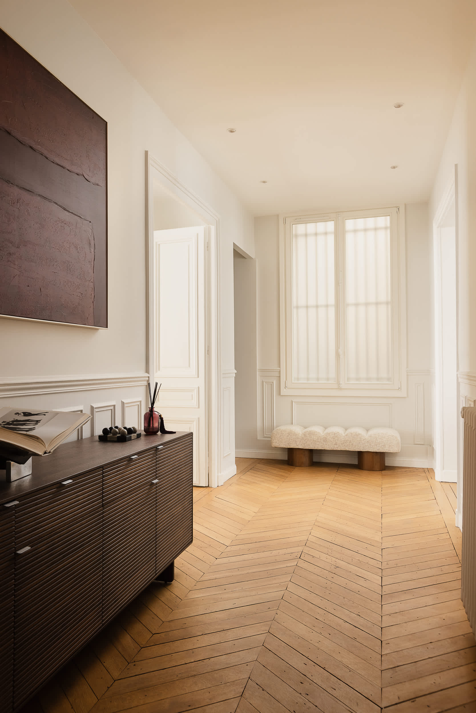 Refined Montaigne 2BR Suite 6P - 19
