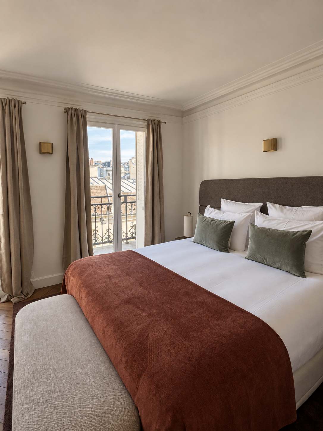 Parisian Heaven 3 Bed 6P by the Seine