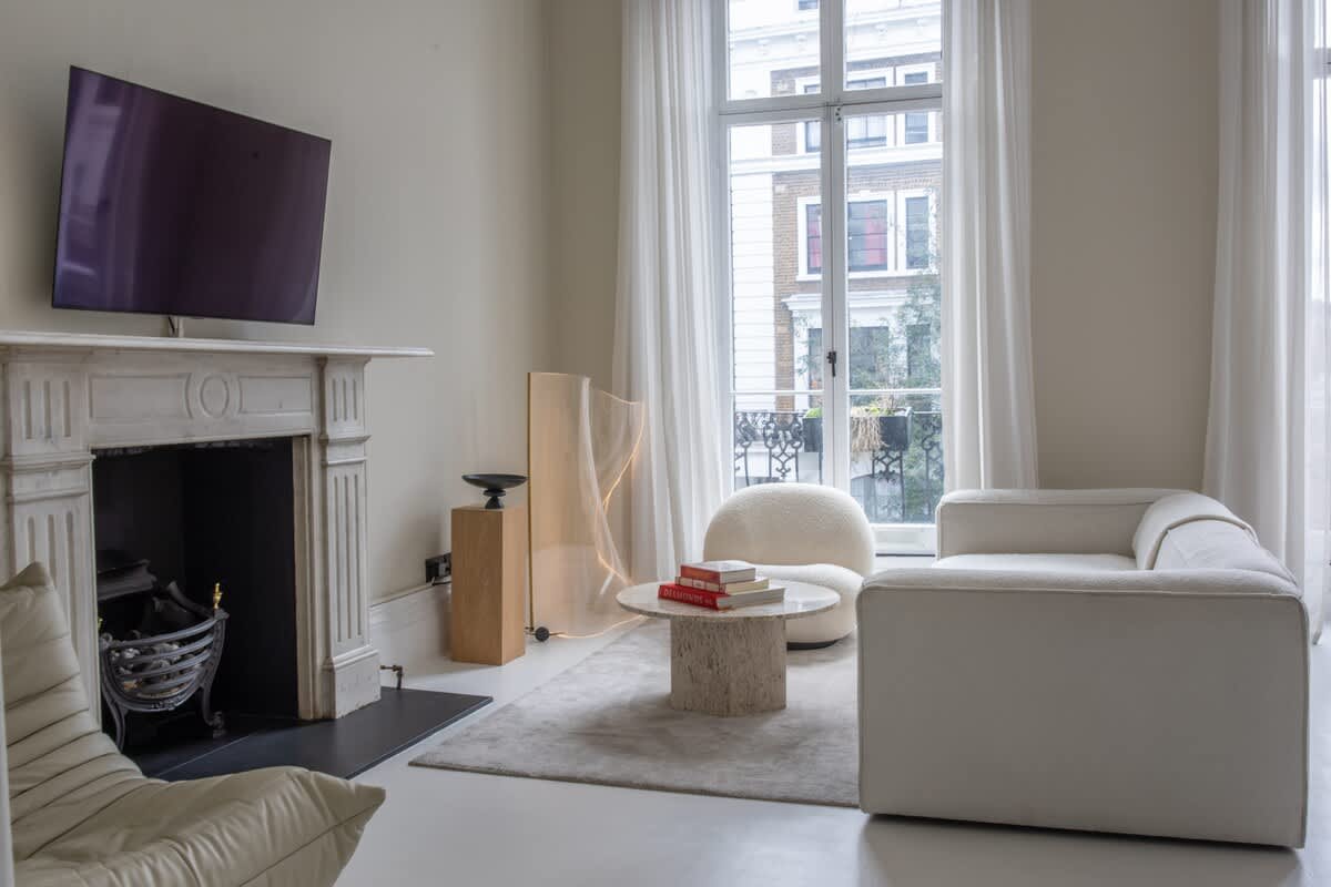 Charming Westbourne 2Bdr Haven - 2