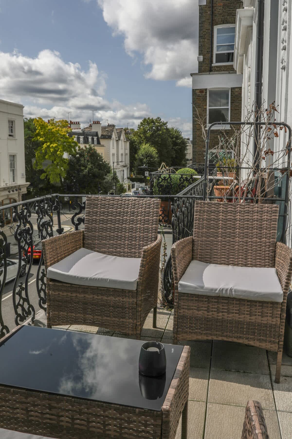 Charming Westbourne 2Bdr Haven - 33
