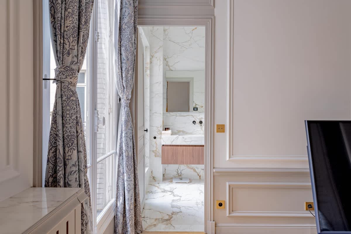 Beautiful and Stylish 2 Beds in Trocadéro 16th — 23