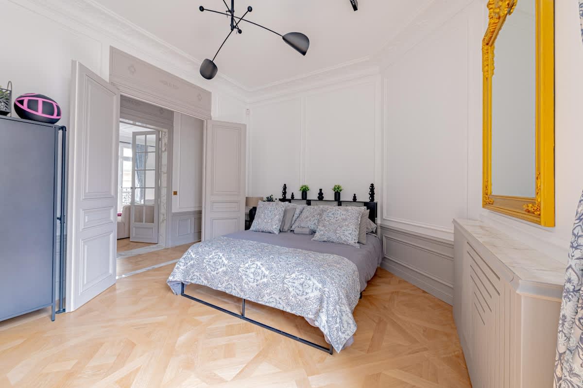 Beautiful and Stylish 2 Beds in Trocadéro 16th — 19