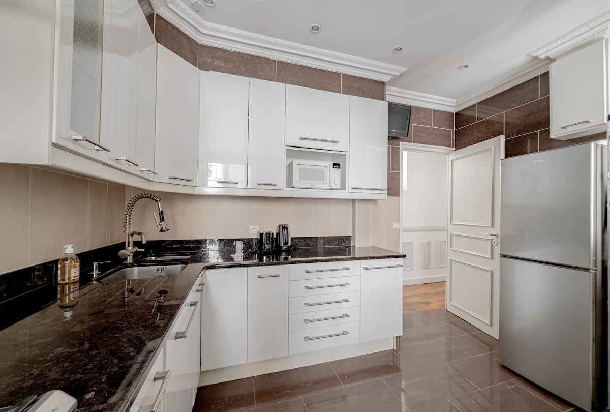 Parisian Elegance 2 Bedroom in the 16th — 16
